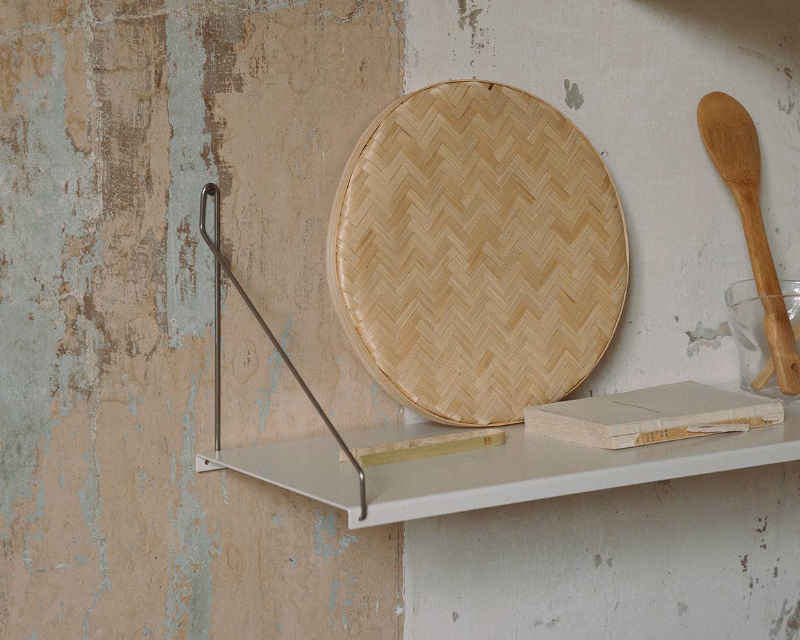 FRAMA - Single Shelf | Warm White Steel | D20 / W80 FRAMA