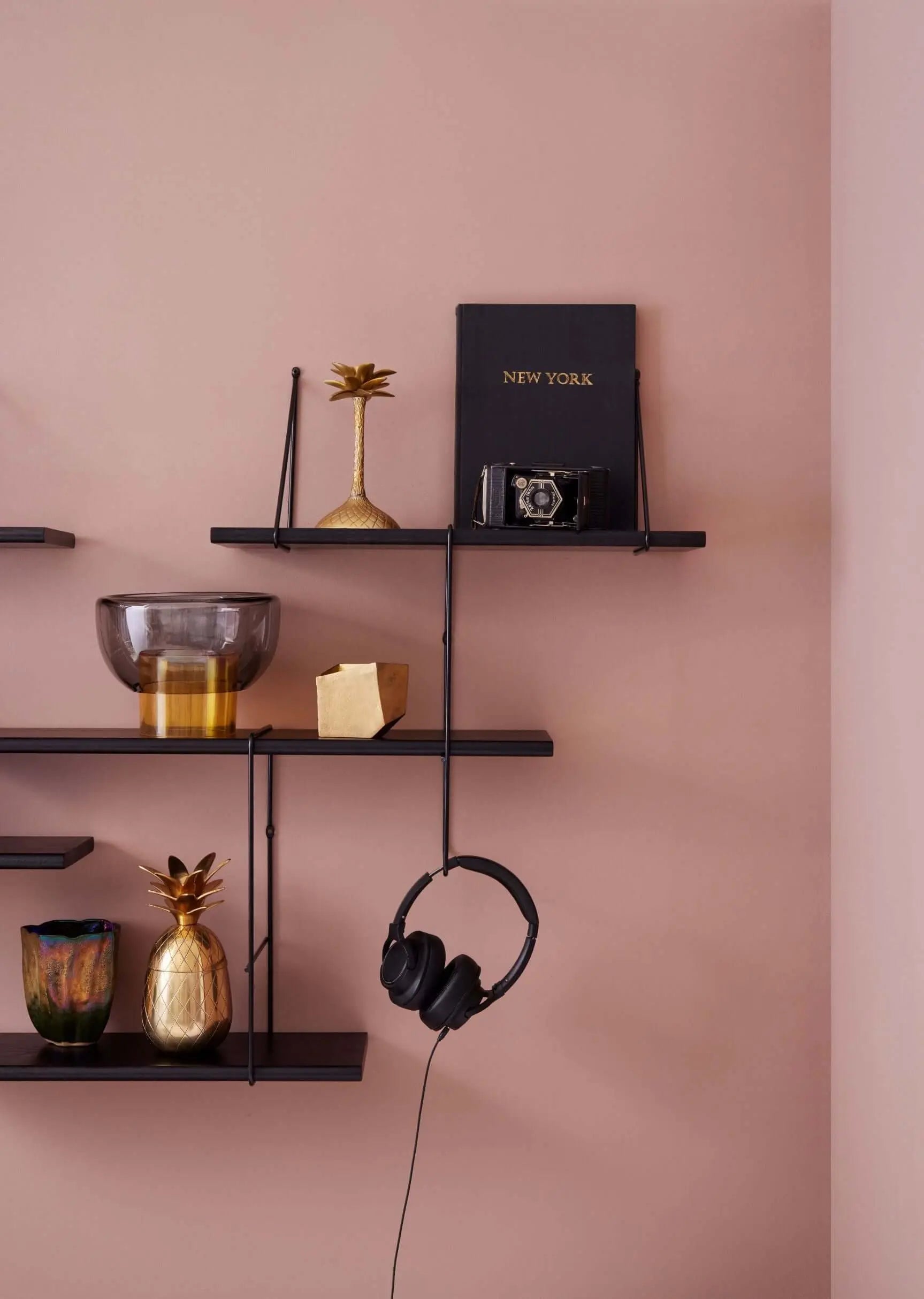 Shrink Black Studio Hausen