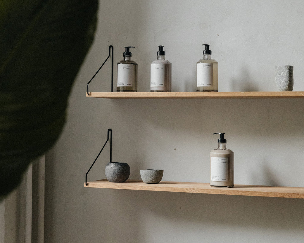 FRAMA - Single Shelf | Natural Oak / Black | D20 / W80 FRAMA