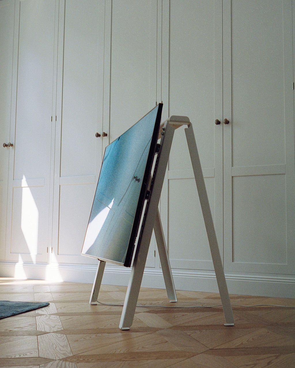 A-frame Stand - Mushroom Pedestal