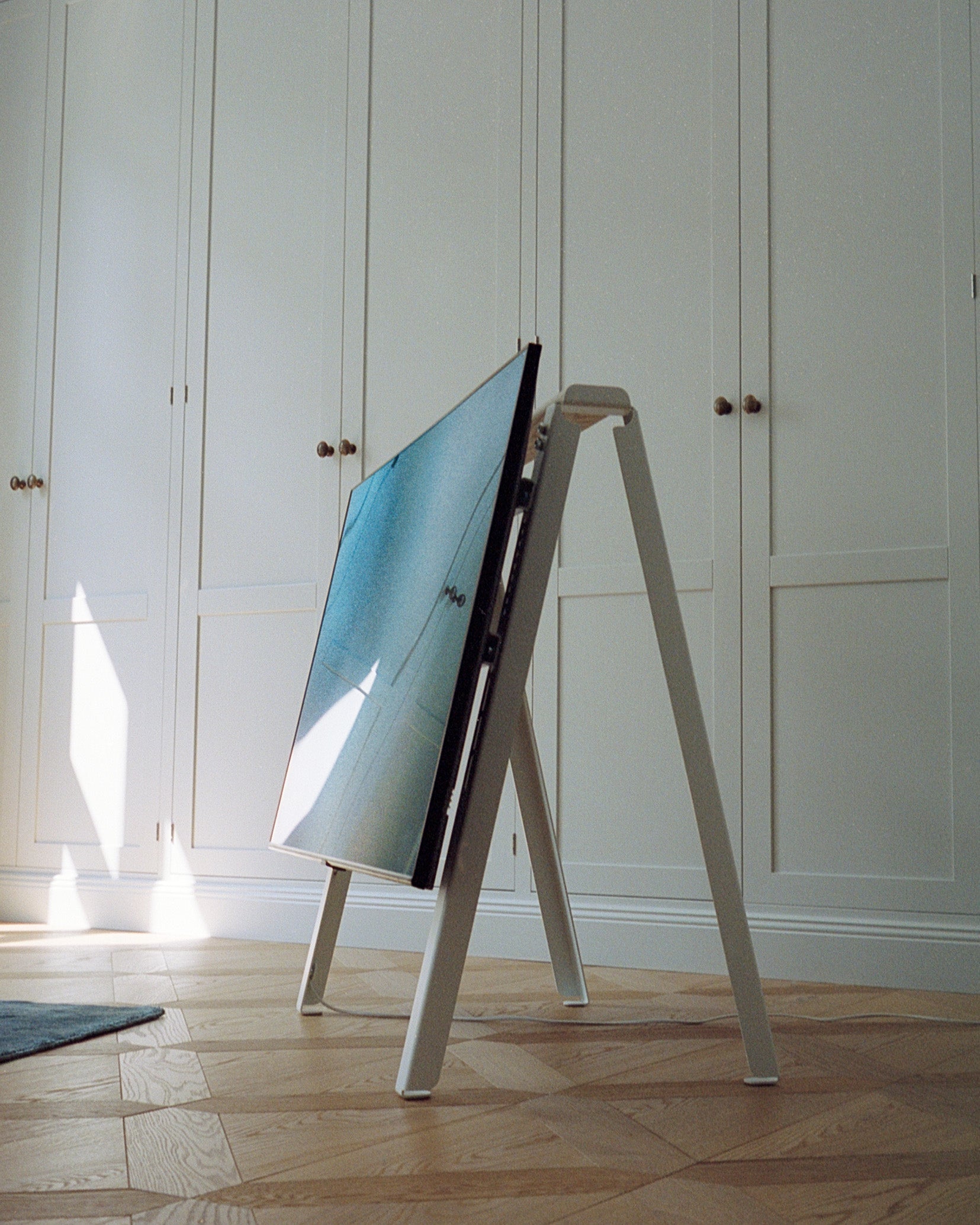 A-frame Stand - Mushroom Pedestal