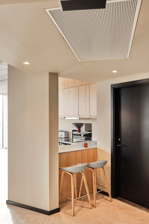 AAS 32 - Black Low HAY