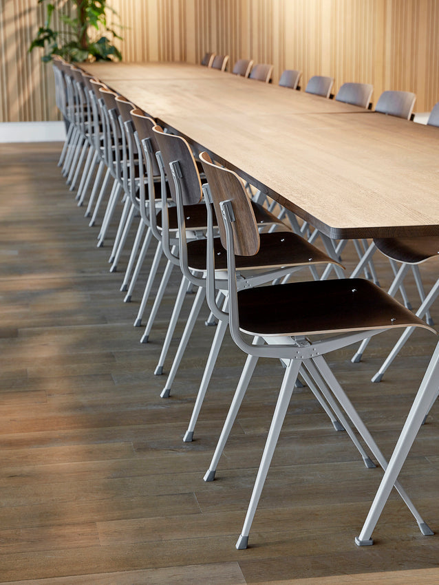 Pyramid Table 02 HAY