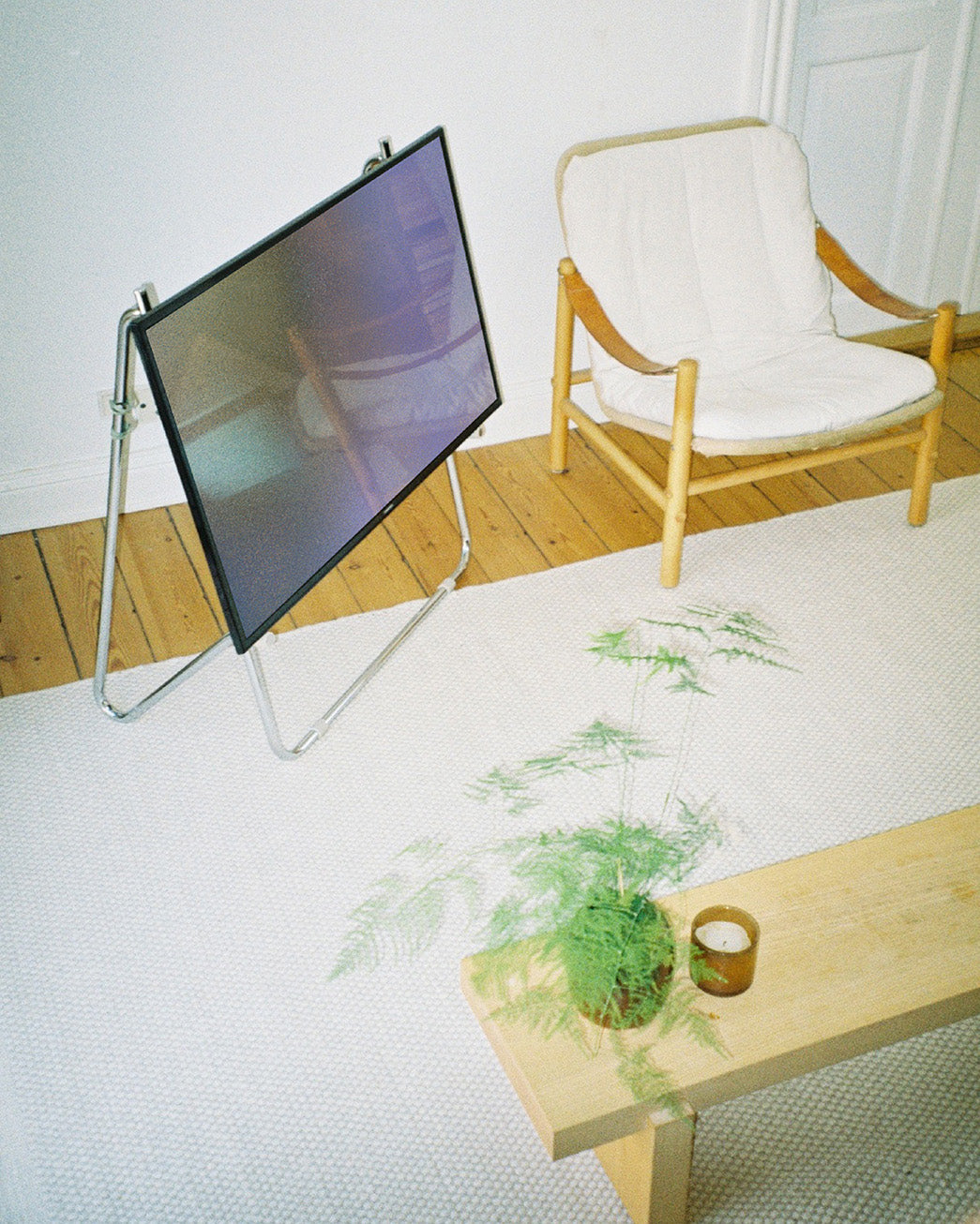 Bloom - Chrome Pedestal