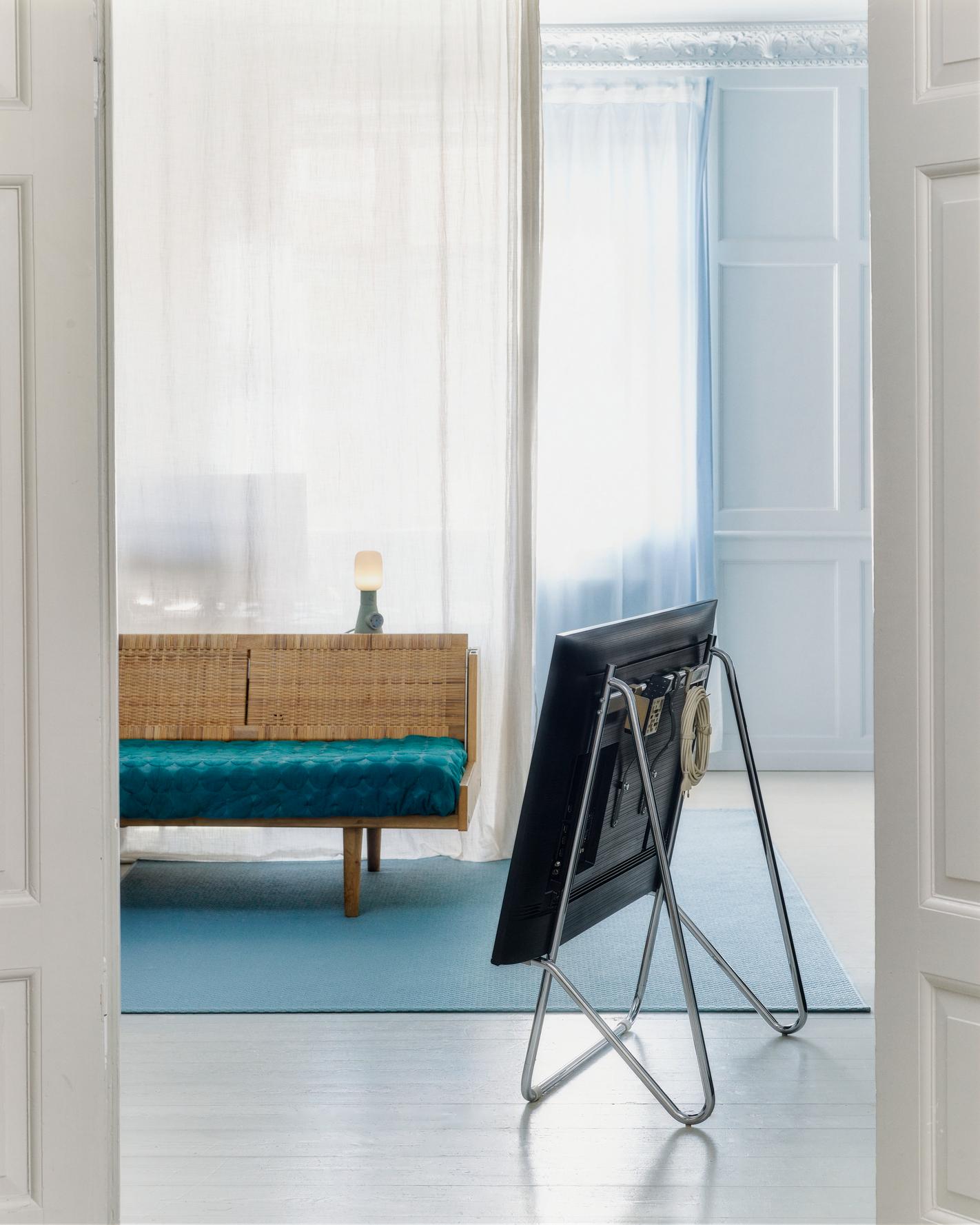 Bloom - Chrome Pedestal