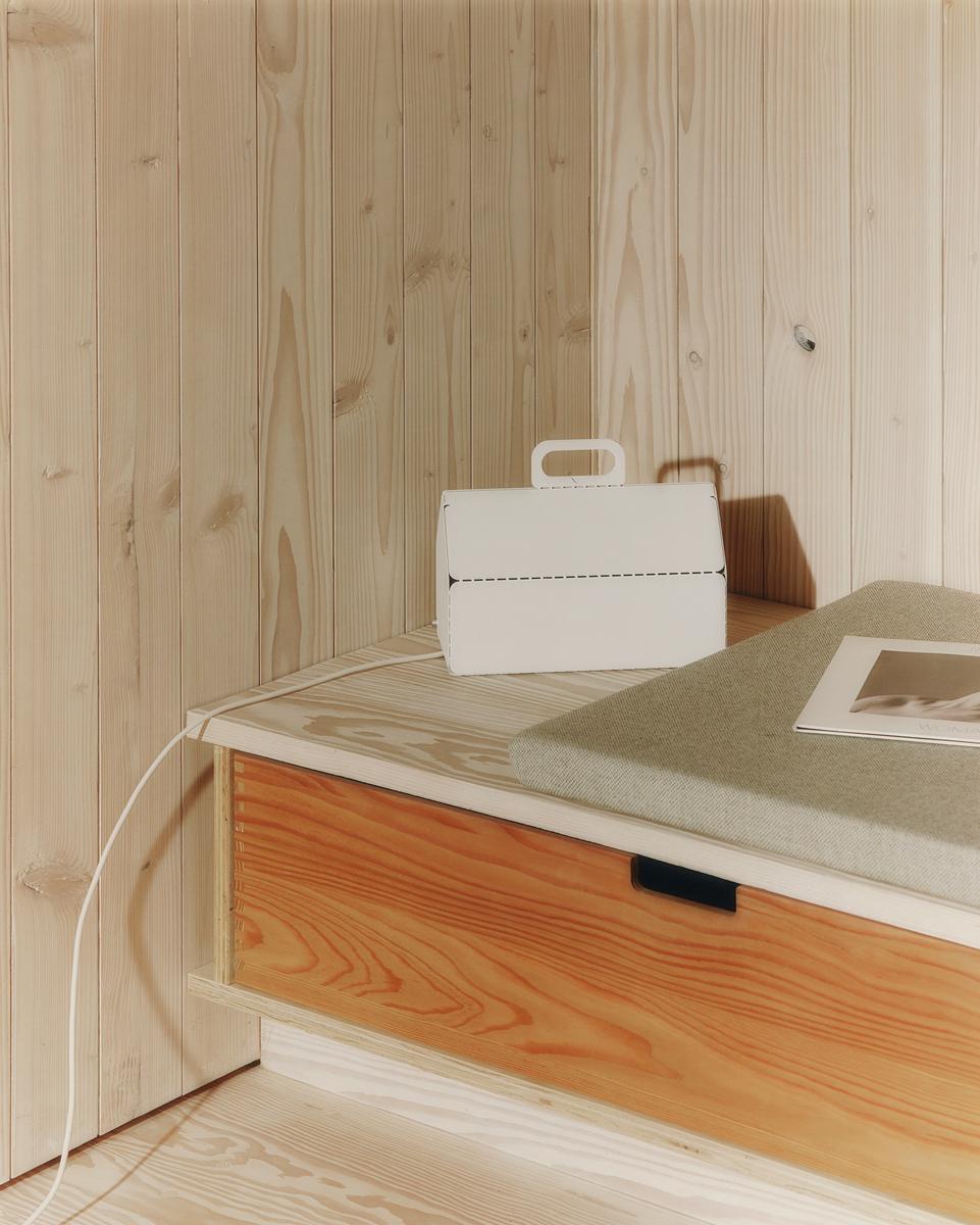 Cable House - Pearl Pedestal