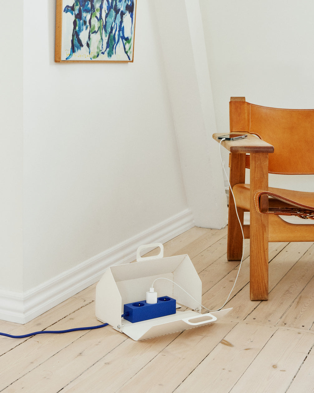 Cable House - Pearl Pedestal