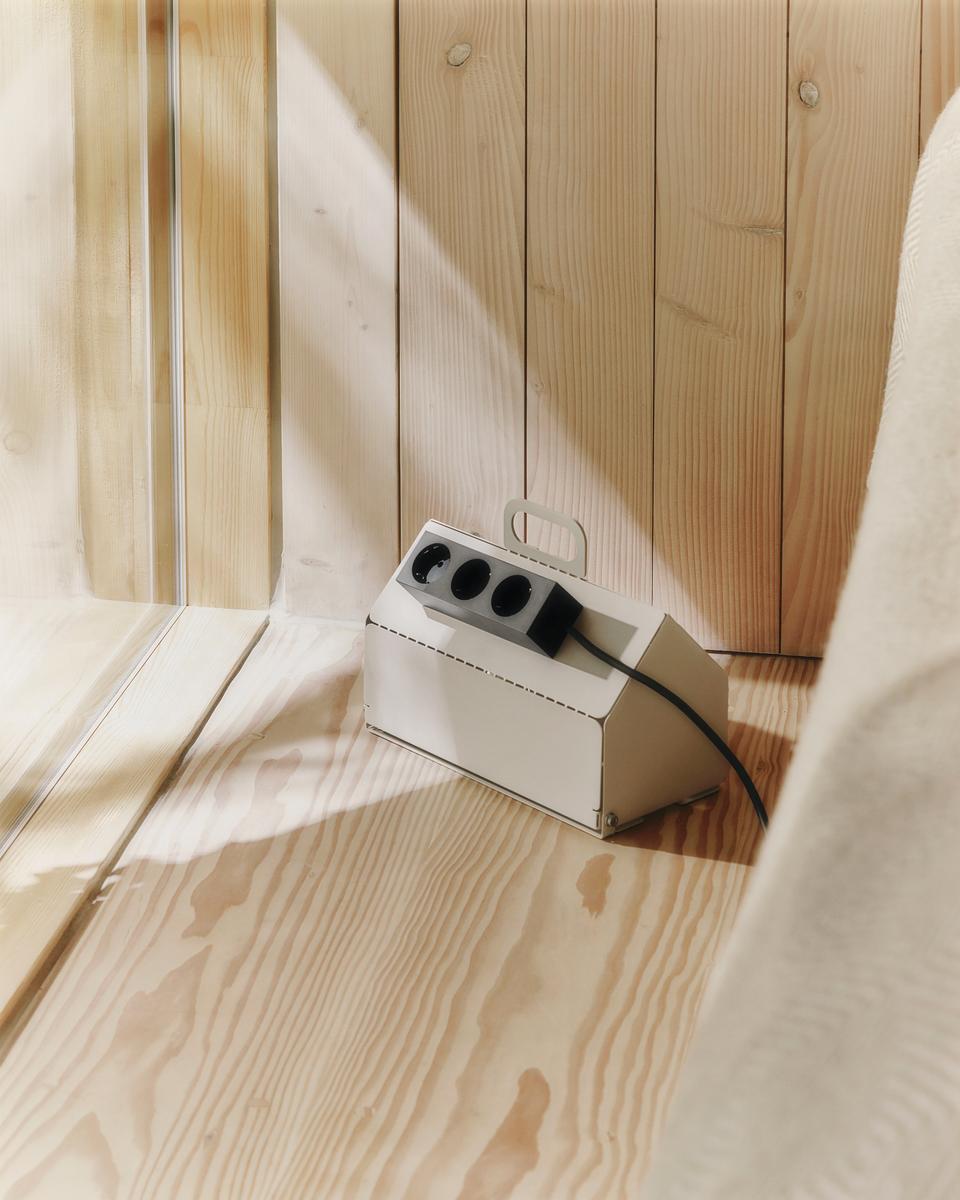 Cable House - Pearl Pedestal