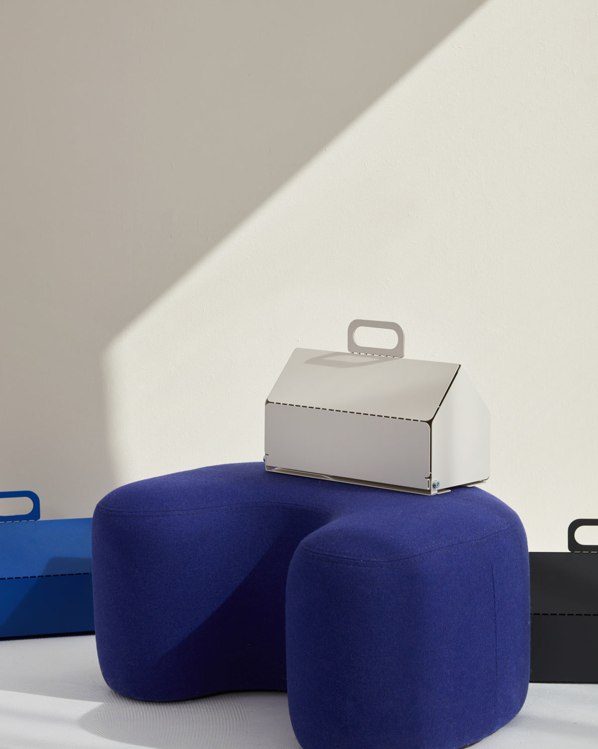 Cable House - Pearl Pedestal