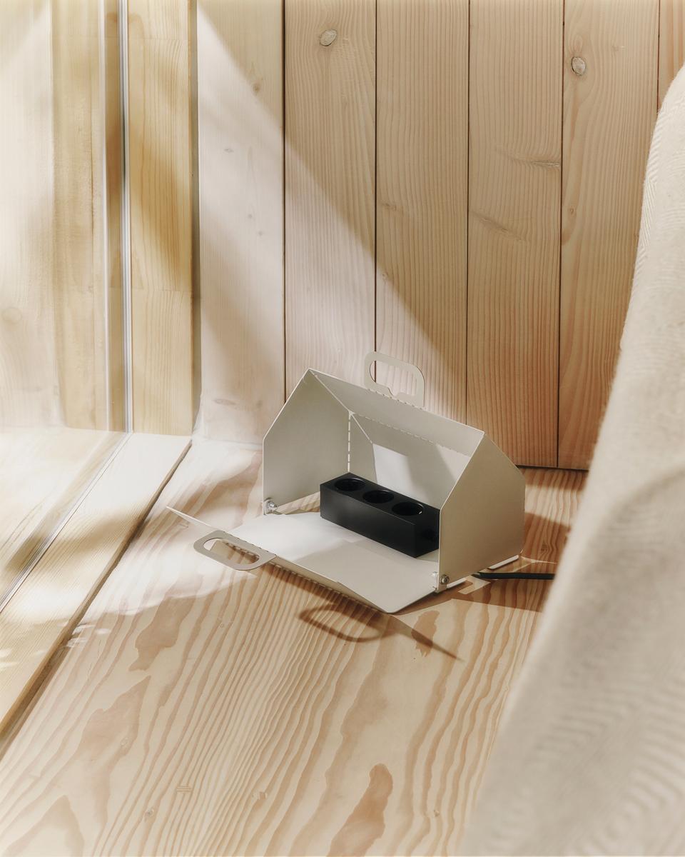 Cable House - Pearl Pedestal