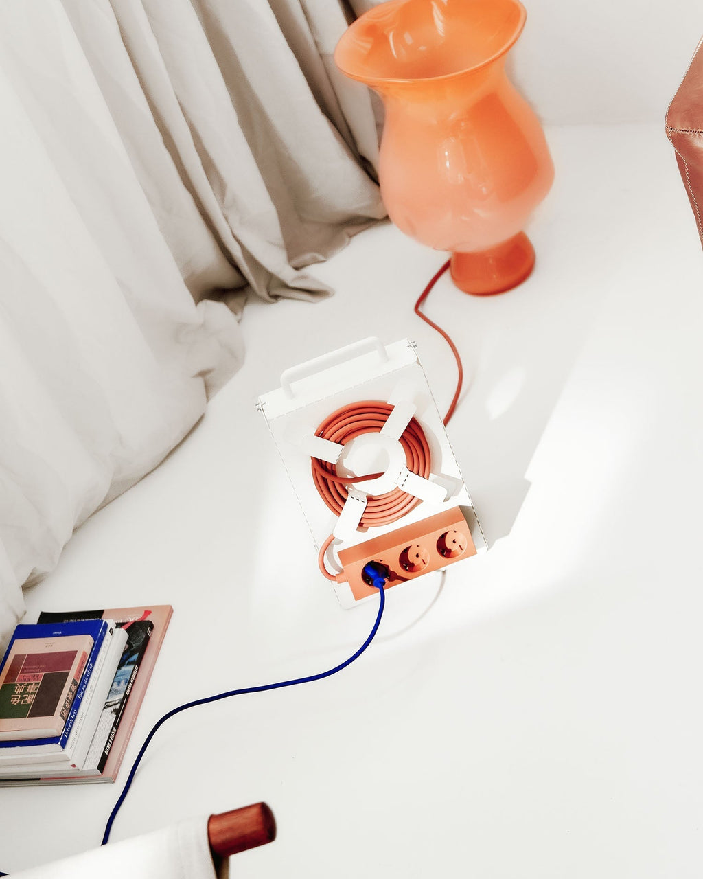 Cable Stand - Pearl Pedestal