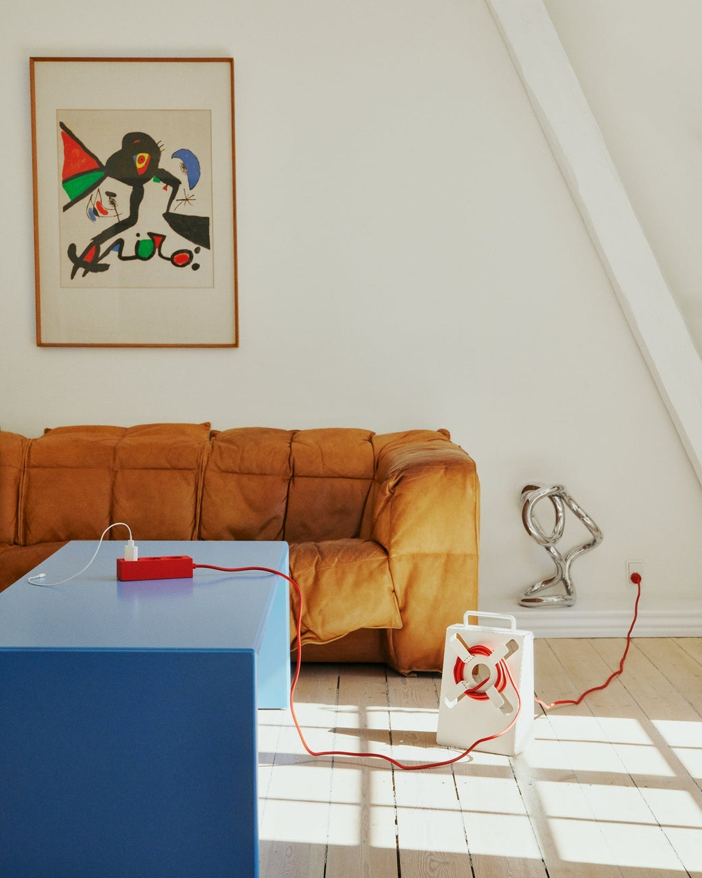 Cable Stand - Pearl Pedestal