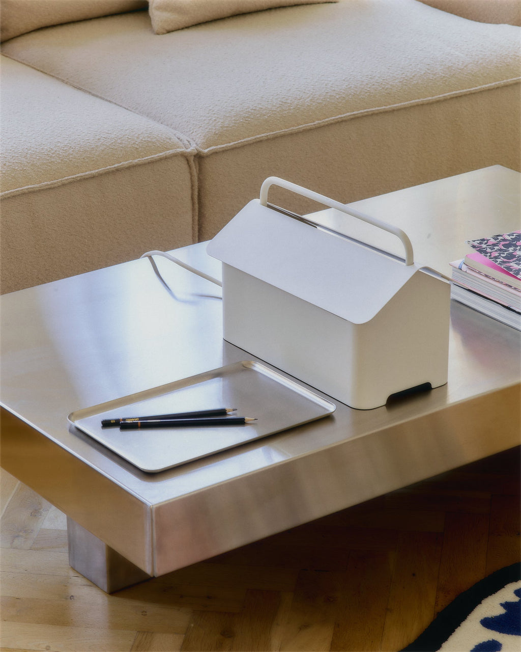 Cable Villa - Pearl Pedestal