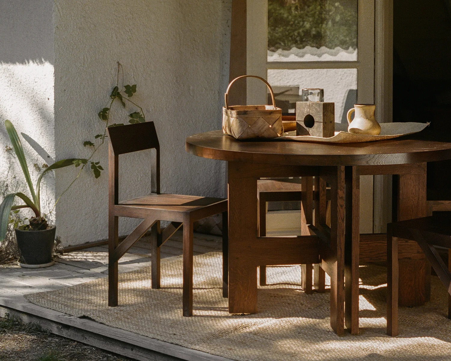 FRAMA - ブラケットチェア | ダークブラウンアッシュ