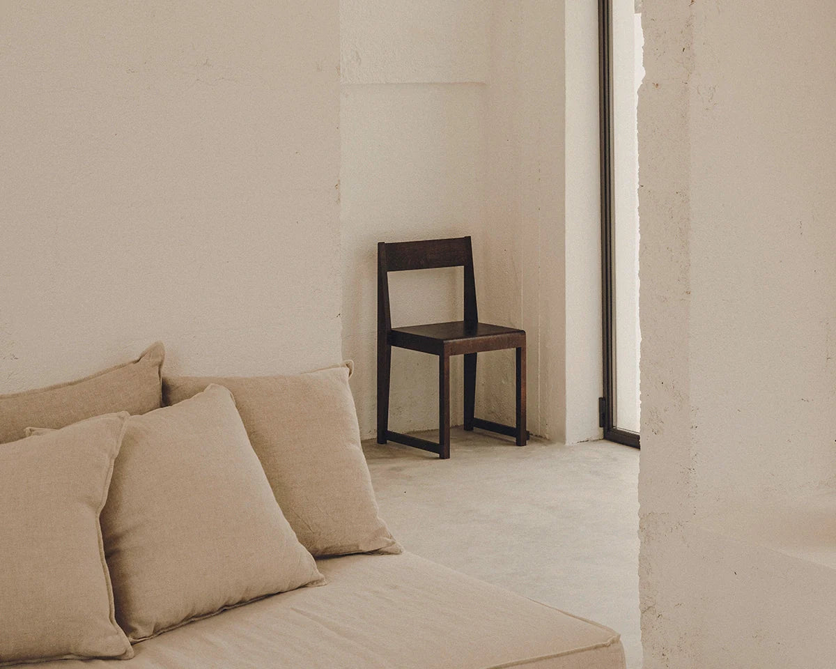 FRAMA - チェア 01 | ダークブラウンバーチ