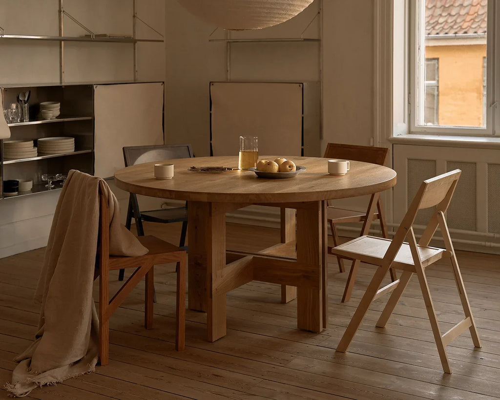 FRAMA - Farmhouse Trestle Table | Natural Oak | 140 Ø Round