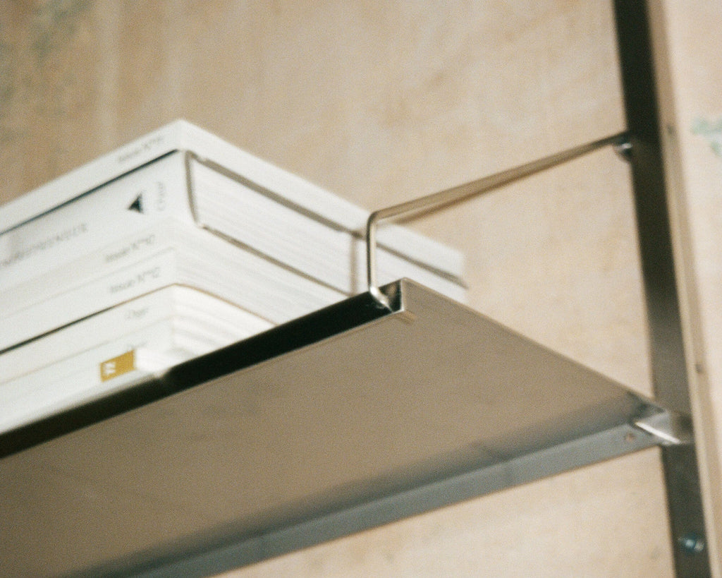 FRAMA - ライブラリーシェルフ | ステンレススチール | D20 / W40