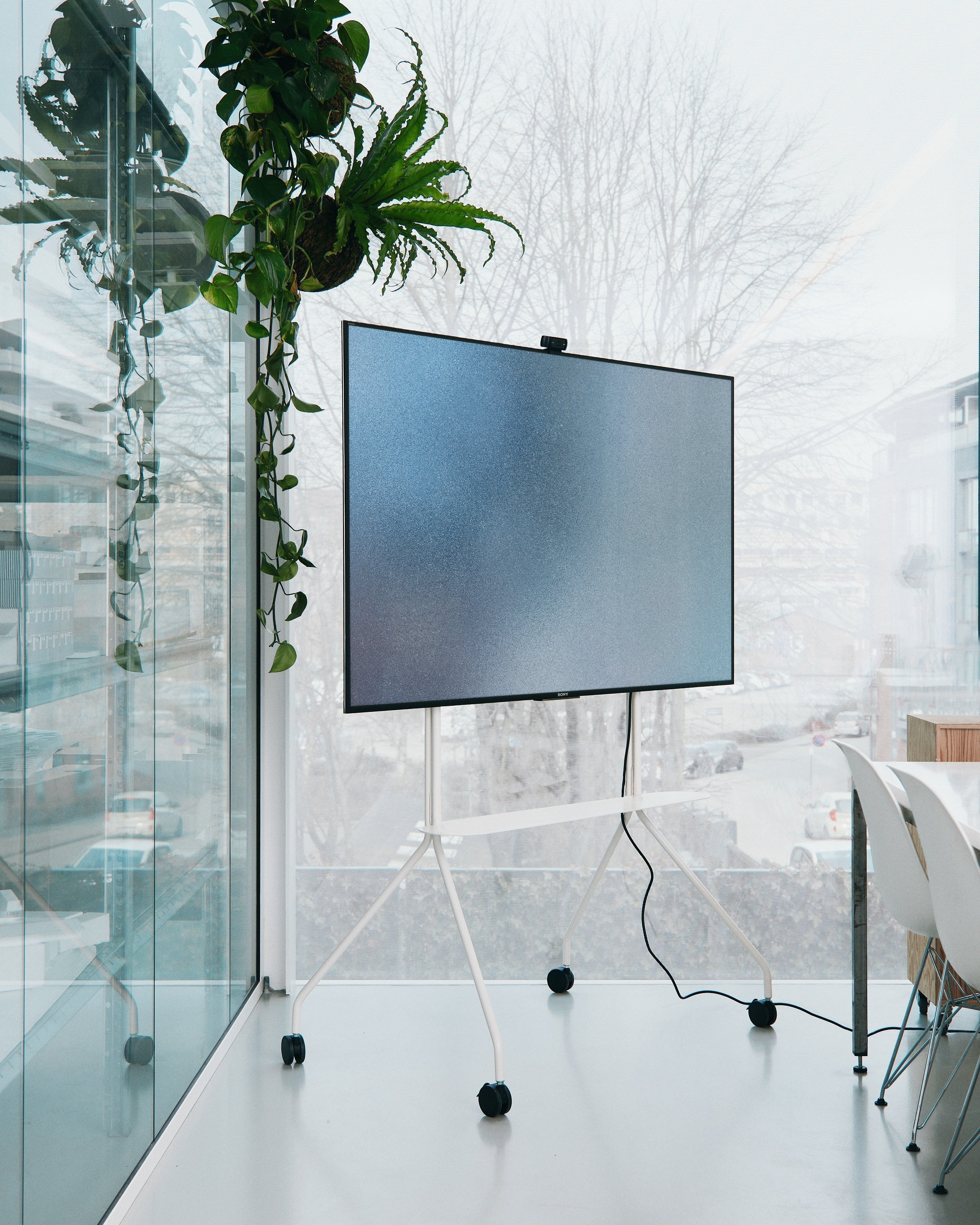 Moon PRO - Charcoal Pedestal