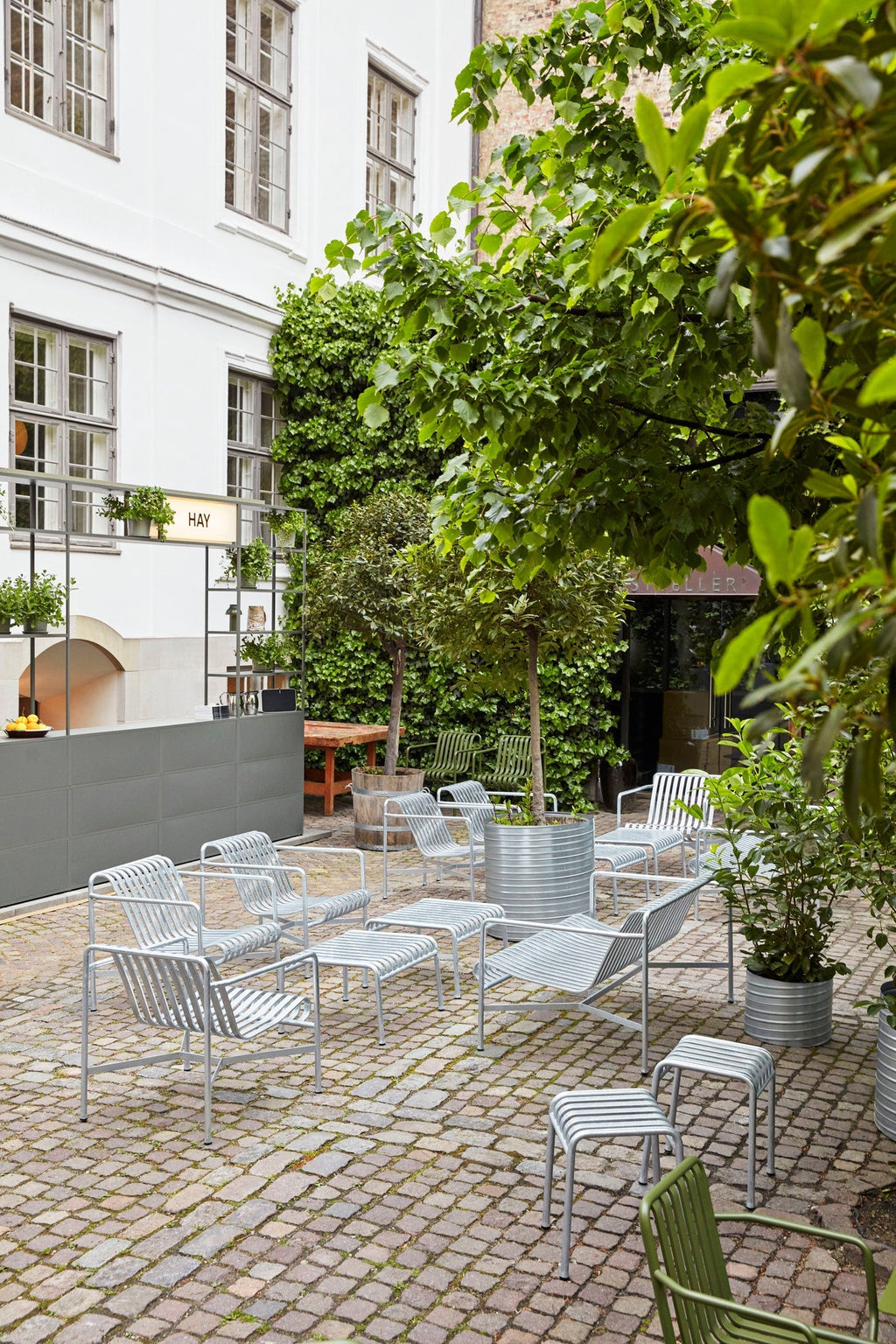 Palissade Lounge Chair Low HAY