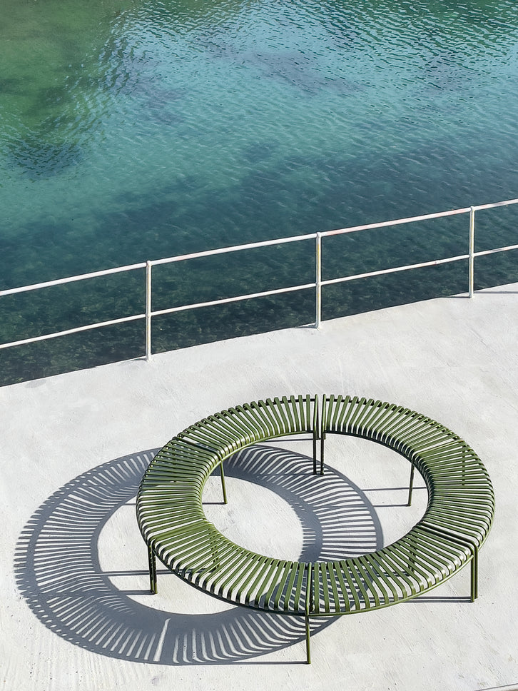 Palissade Park Bench incl. Middle Leg HAY