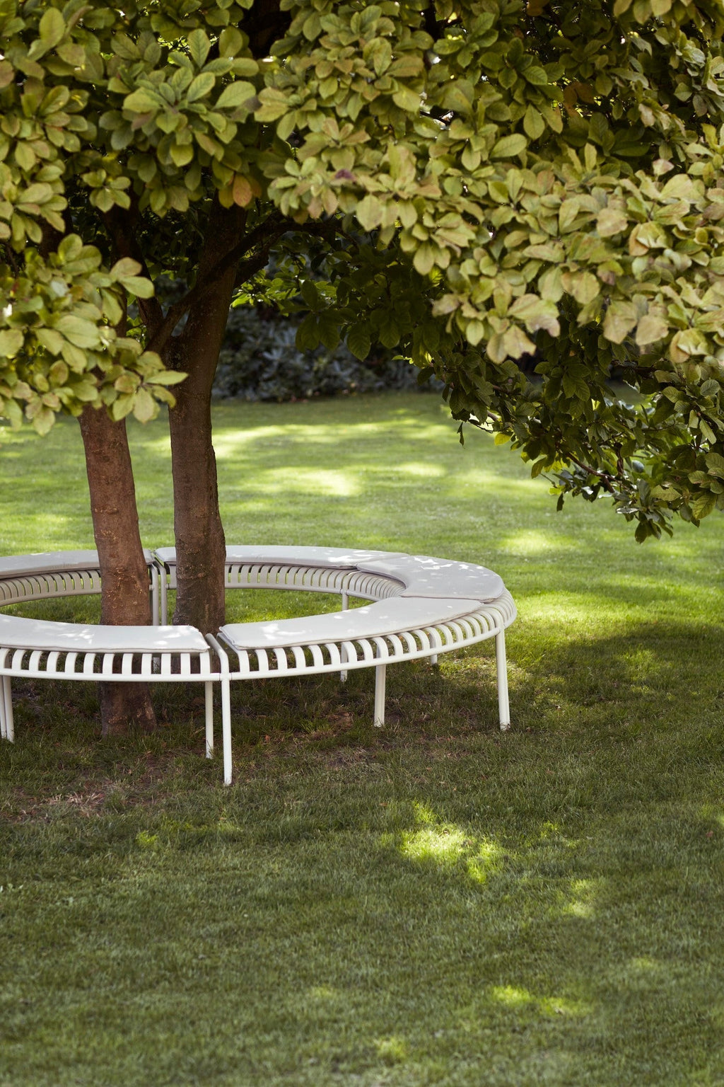 Palissade Park Bench incl. Middle Leg HAY