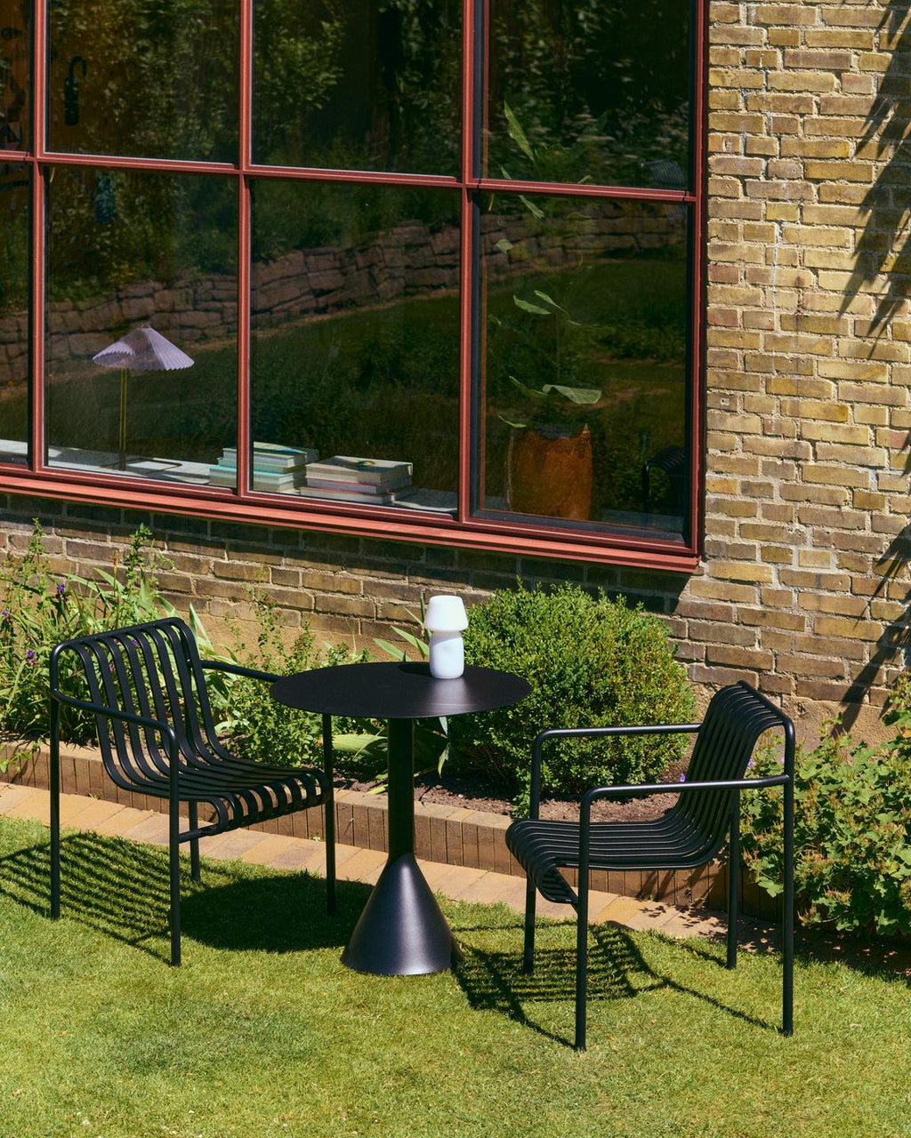 Palissade Dining Armchair HAY