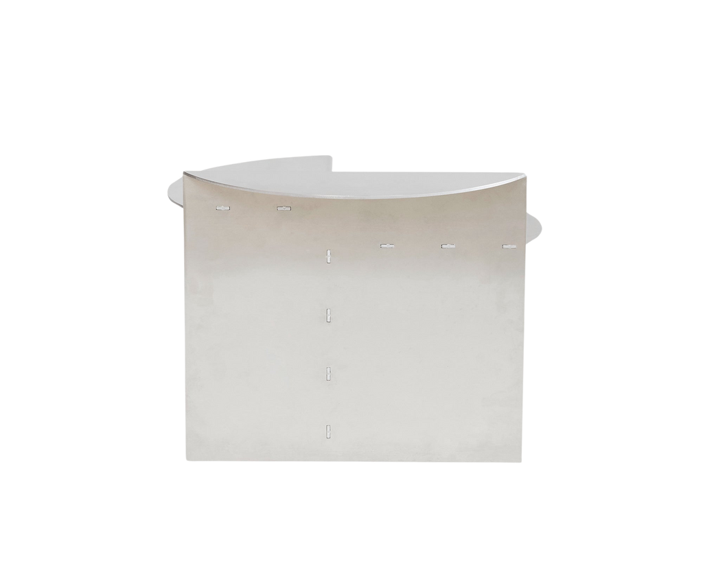 FRAMA - リベットサイドテーブル | アルミニウム